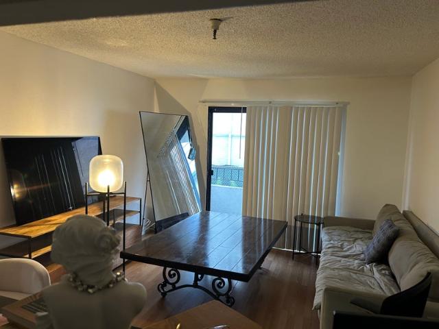 Room for rent in Canoga Park, California