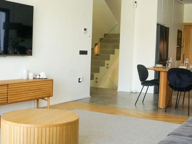 Casa en alquiler en La Alquería-El Paraíso, Costa del Sol Occidental