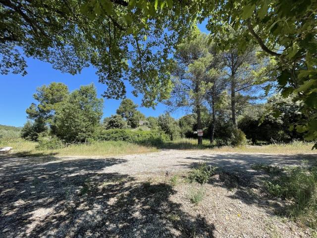 Terrain vente à Apt, La Bastide-des-jourdans