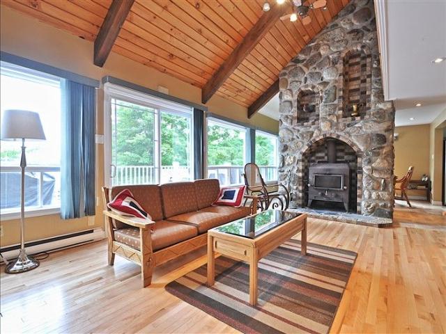 Apartment for rent in Memphrémagog, Quebec