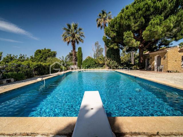 Château vente à Arrondissement de Toulon, La Cadière-d'azur