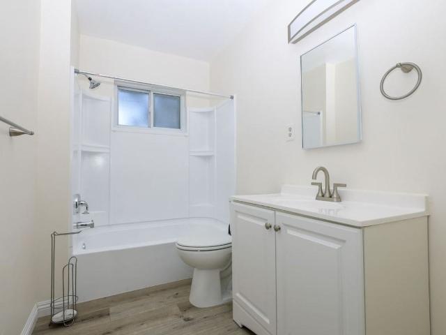 Apartment for rent in Costa Mesa, California