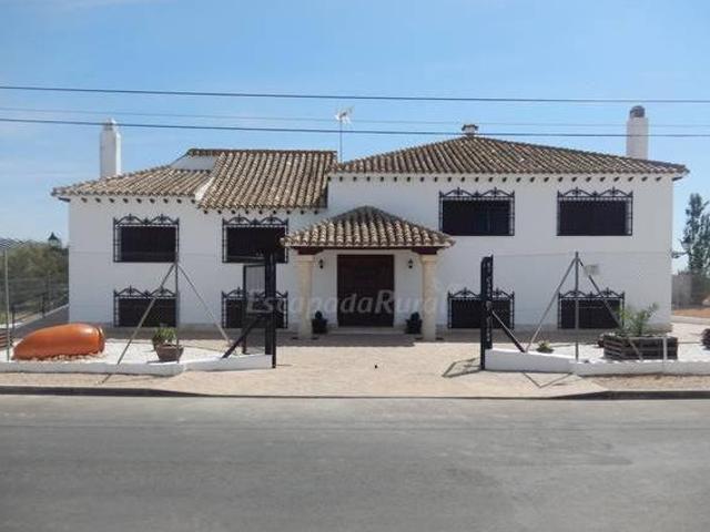 Casa en alquiler en Miguel Esteban