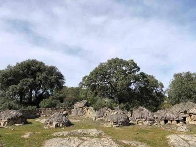 Casa en alquiler en Fariza