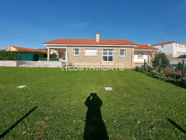 Chalet en venta en Muros, Galicia