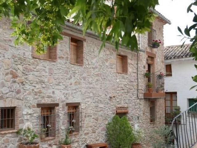 Casa en alquiler en Eslida