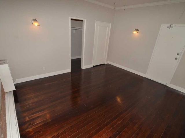 Apartment for rent in Canoga Park, California