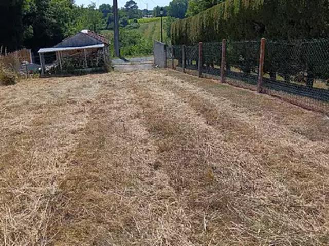 Terrain vente à Saintes, La Chapelle-des-pots