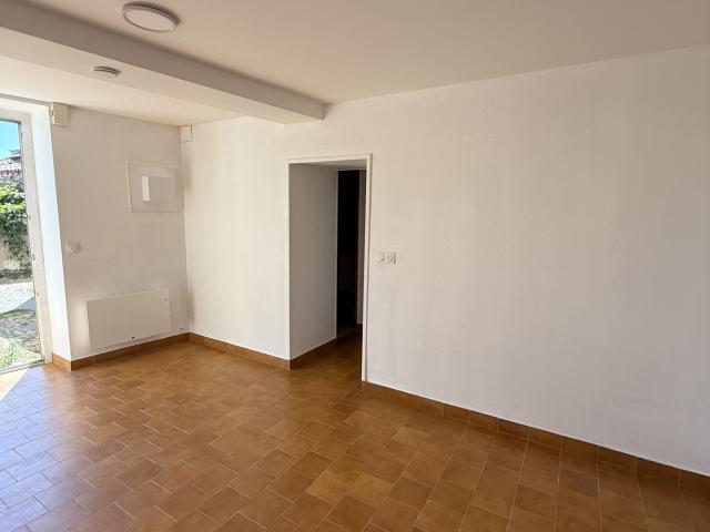 Studio location à Fontenay-le-Comte, La Châtaigneraie
