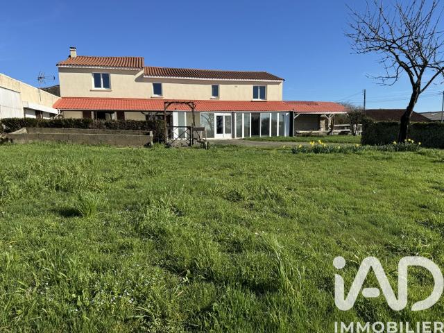 Maison vente à Fontenay-le-Comte, La Châtaigneraie