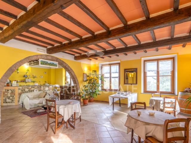 Casa in vendita a Radicofani, Toscana