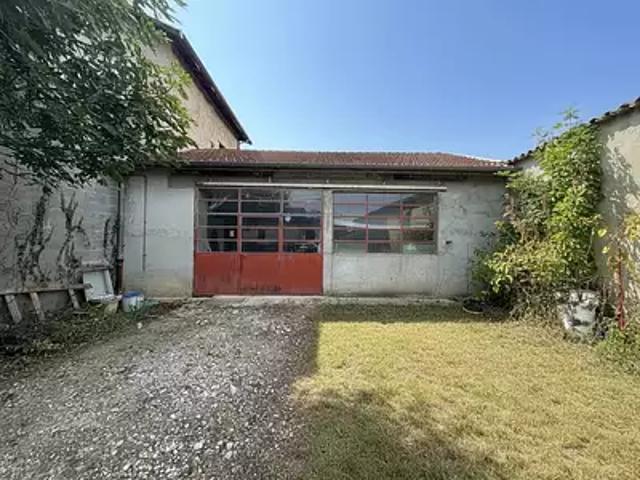 Garage location à La Côte-Saint-André, Isère