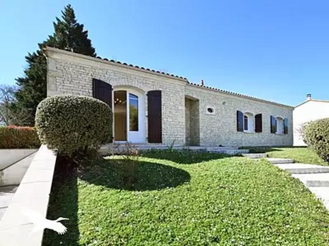 Maison vente à Angoulême, La Couronne