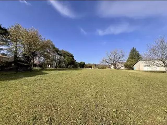 Terrain vente à Champ de l'Épine, La Couronne