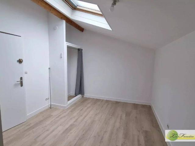 Studio location à Les Fayards, La Couronne
