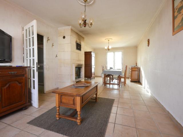 Maison vente à Angoulême, La Couronne