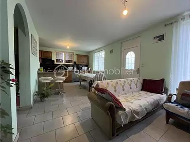 Maison vente à France métropolitaine, La Douze