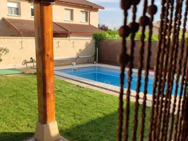 Casa en alquiler en Hontanares De Eresma