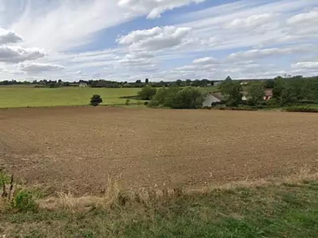 Terrain vente à Nevers, La Fermeté