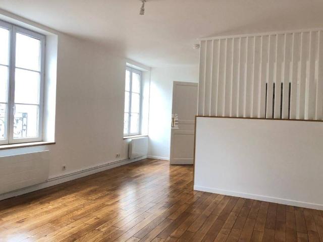 Studio location à La Ferté-Gaucher, Seine-et-Marne