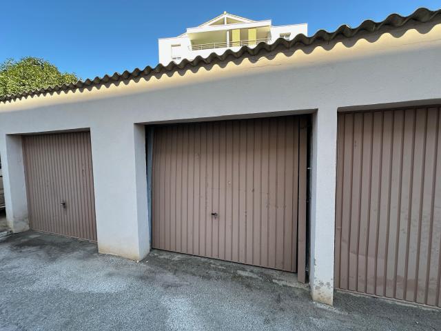 Garage vente à Arrondissement de Toulon, La Garde