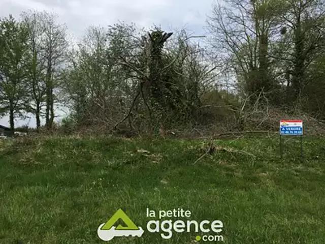 Terrain vente à Saint-Amand-Montrond, La Guerche-sur-l'aubois