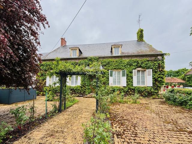 Maison vente à Saint-Amand-Montrond, La Guerche-sur-l'aubois
