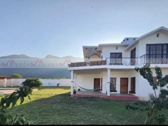Casa en venta en Salinas Victoria, Nuevo León