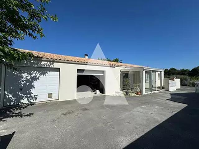 Maison vente à Champ du Pommeret, La Laigne