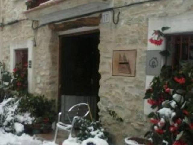 Casa en alquiler en Alcoleja