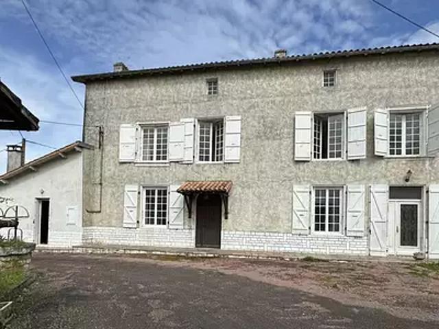 Maison vente à Confolens, La Magdeleine