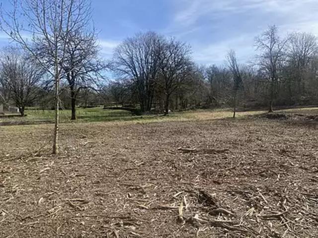 Terrain vente à Lons-le-Saunier, La Marre