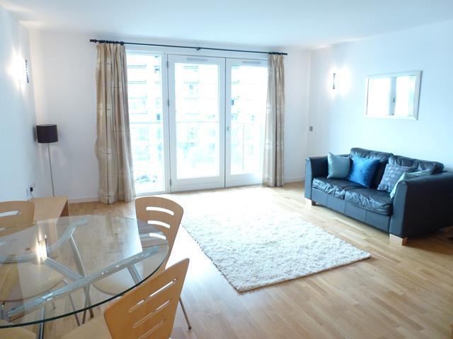Apartment for rent in New Providence Wharf, Greater London