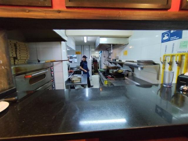 La Reina, Principe de Gales altura 1600