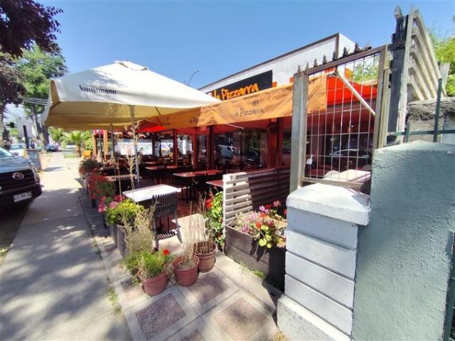 La Reina, Principe de Gales altura 1600