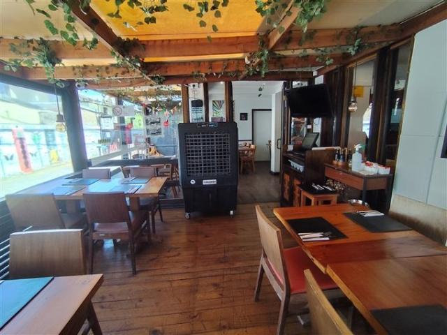 La Reina, Principe de Gales altura 1600