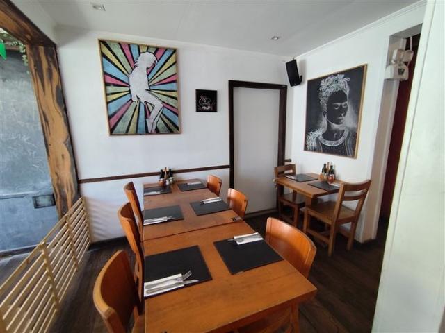 La Reina, Principe de Gales altura 1600