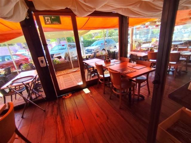 La Reina, Principe de Gales altura 1600