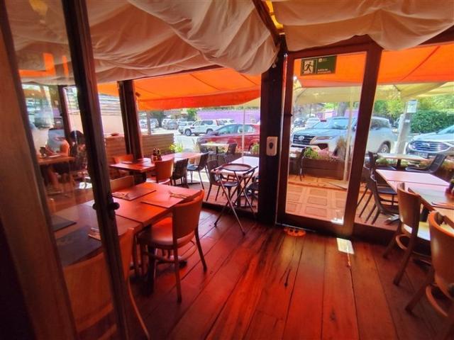 La Reina, Principe de Gales altura 1600