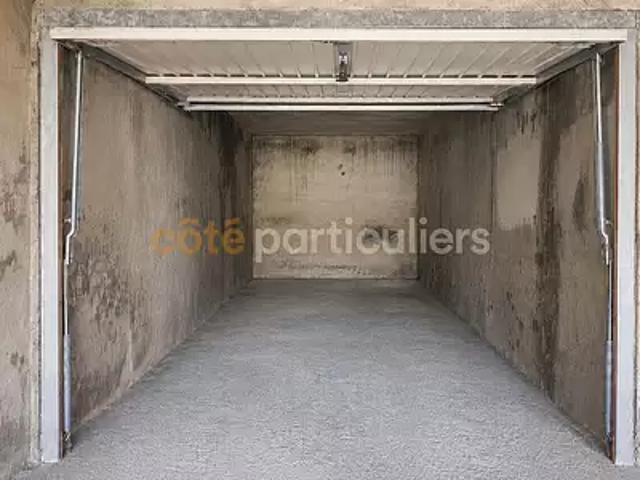Garage vente à La Roche-sur-Yon, La Roche-sur-yon