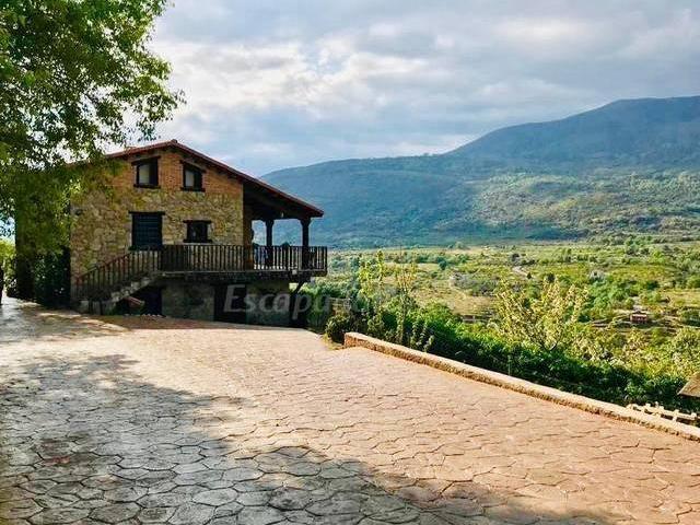 Casa en alquiler en Casas Del Castañar, Extremadura