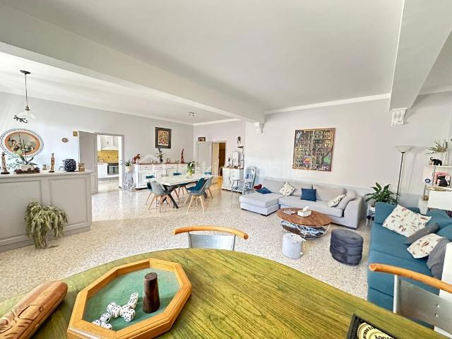 Château vente à Arrondissement de Toulon, La Seyne-sur-mer