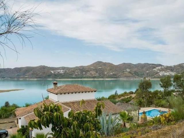 Casa en alquiler en Viñuela, Málaga