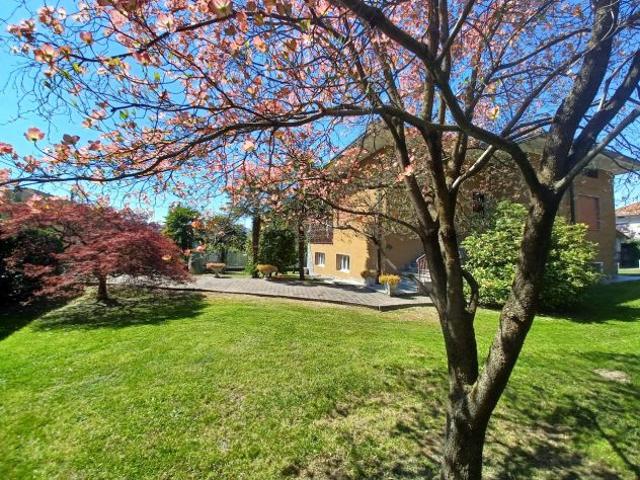 Villa Indipendente in affitto a Piemonte, Novara