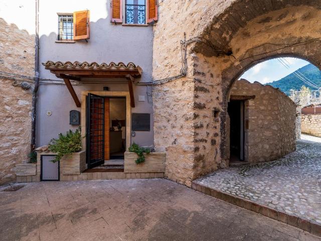 Appartamento in vendita a Spoleto, Umbria