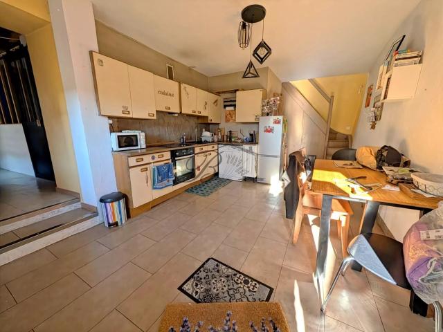 Maison vente à Apt, La Tour-d'aigues