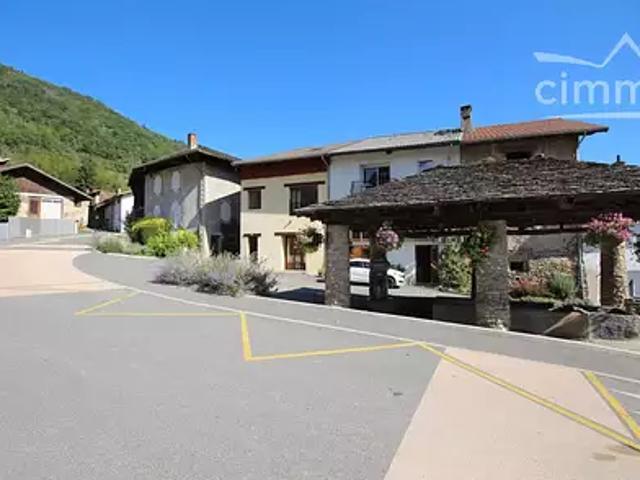 Maison vente à Chambéry, La Trinité