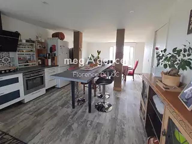 Maison vente à Saint-Jean-d'Angély, La Vergne