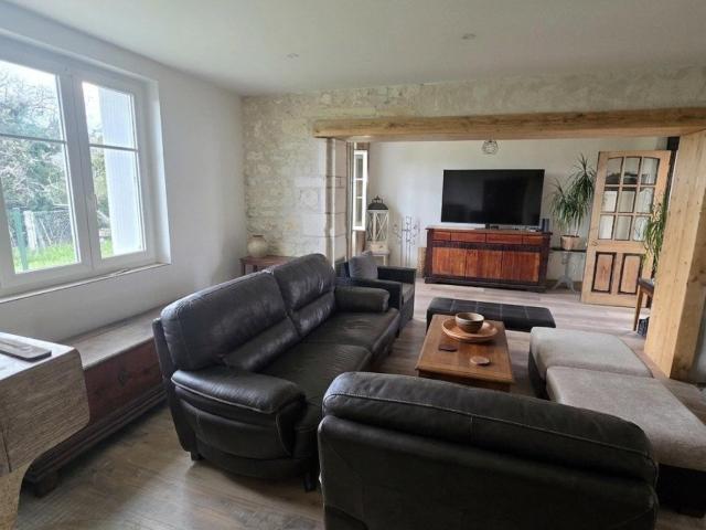 Maison vente à Saint-Jean-d'Angély, La Vergne