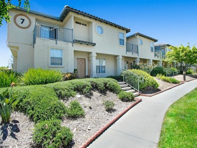 Apartment for rent in Redlands, California